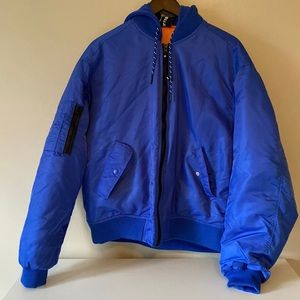 OVERSIZED HOODED BOMBER JACKET